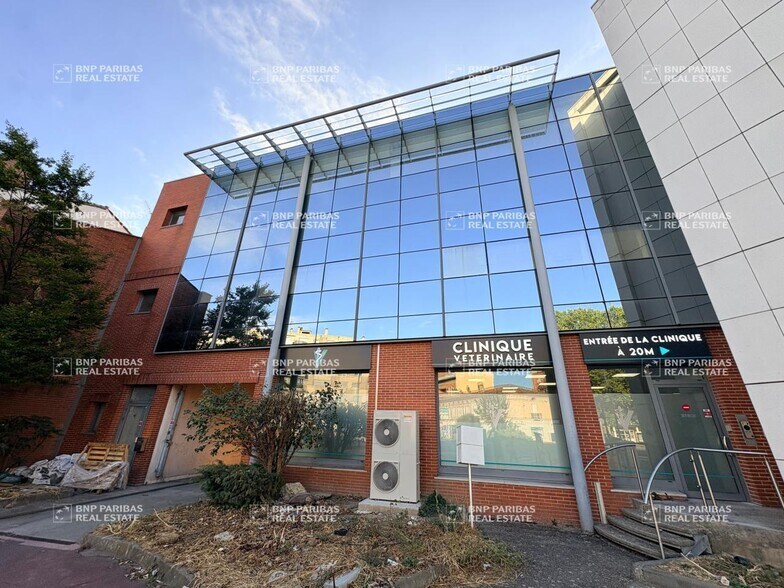 Office in Toulouse for lease - Building Photo - Image 2 of 20