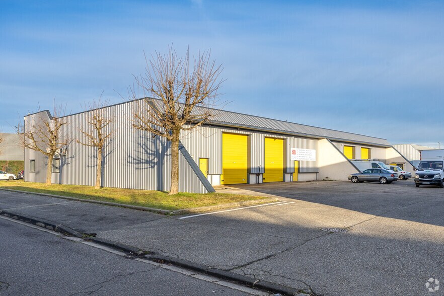 Flex dans Vaulx-en-Velin à louer - Photo du bâtiment - Image 2 de 3