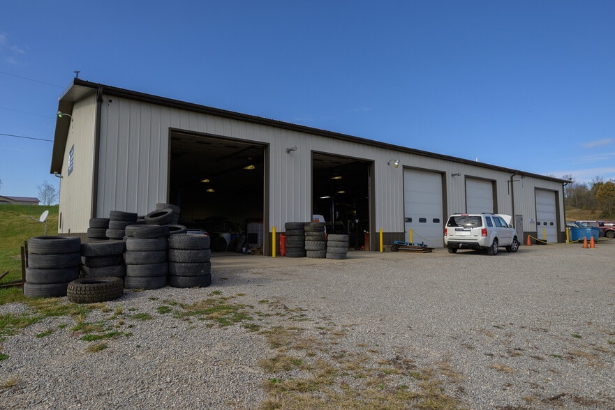 31232 Red Hill Rd, Langsville, OH for sale - Primary Photo - Image 1 of 39