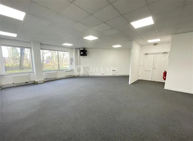 Office in Villepinte for lease - Interior Photo - Image 3 of 8