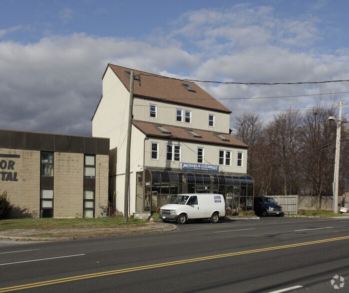 558 Connecticut Ave, Norwalk, CT à vendre - Photo du bâtiment - Image 1 de 8
