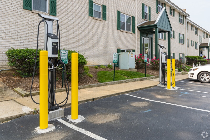 26 Cheswold Blvd, Newark, DE for sale - Building Photo - Image 3 of 33