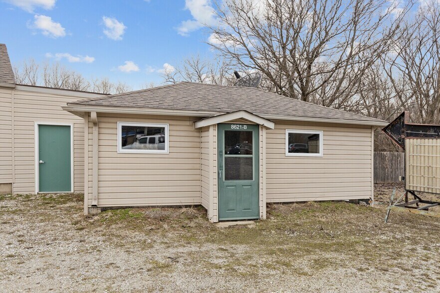 8621 US Hwy 12, Richmond, IL à vendre - Photo du bâtiment - Image 3 de 41
