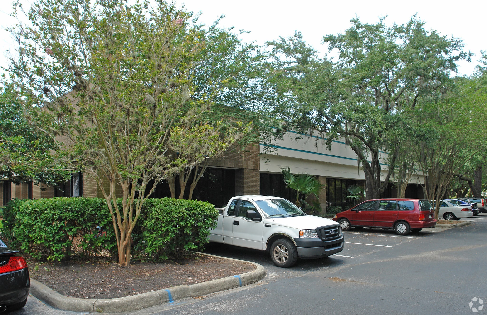 5602 Thompson Center Ct, Tampa, FL for lease Primary Photo- Image 1 of 9