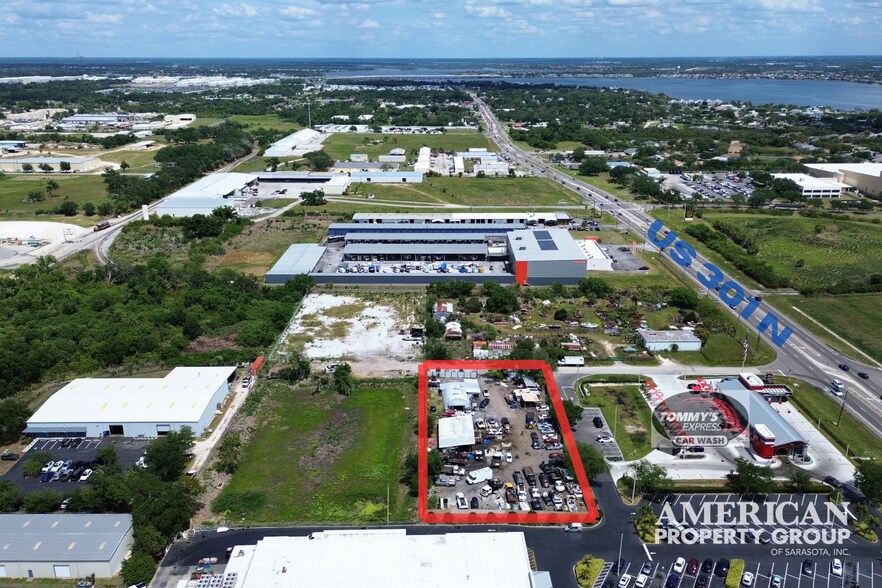 1119 19th Ave E, Palmetto, FL à vendre - Photo du bâtiment - Image 2 de 4