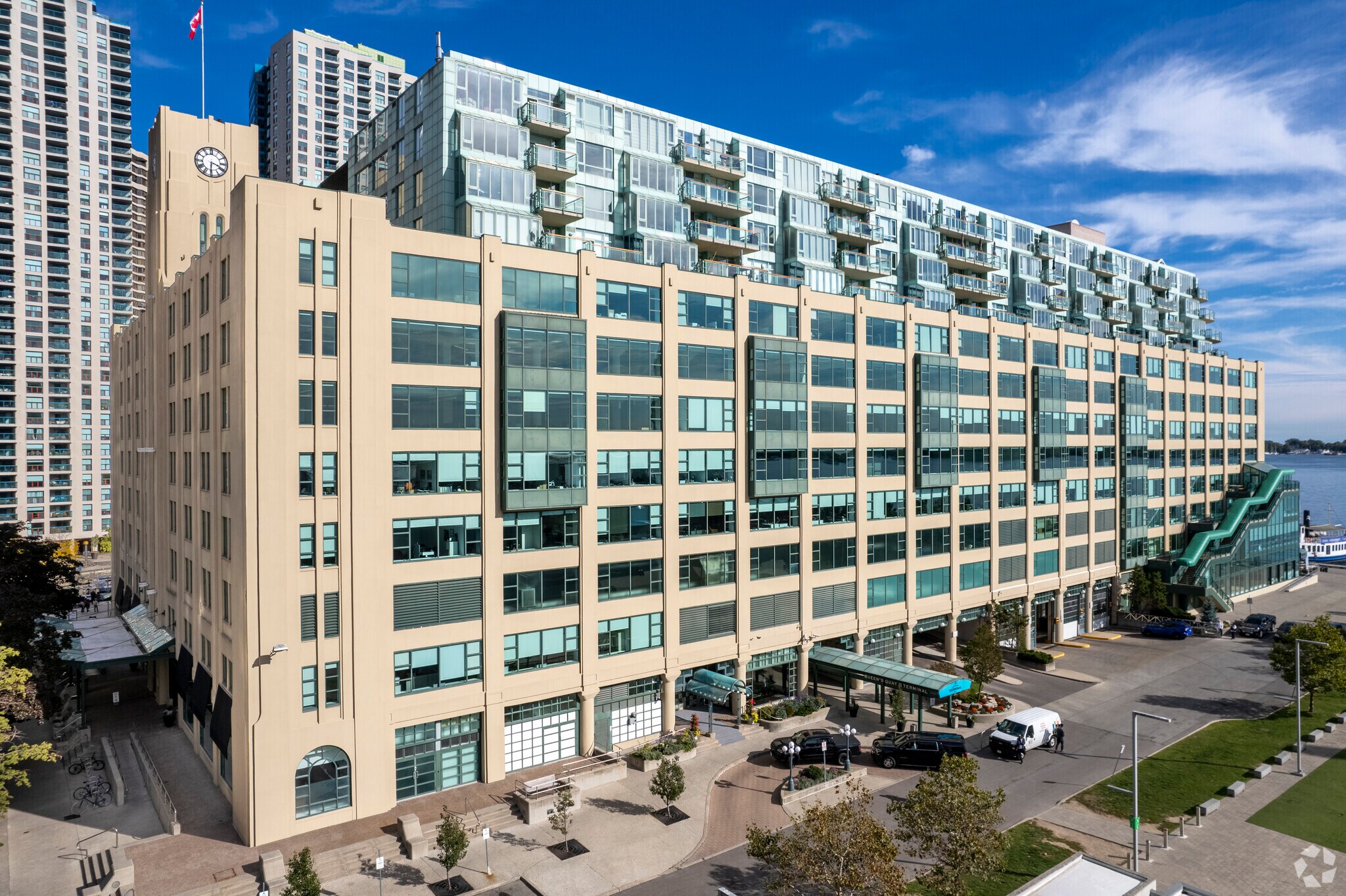 207 Queens Quay W, Toronto, ON à vendre Photo du bâtiment- Image 1 de 1
