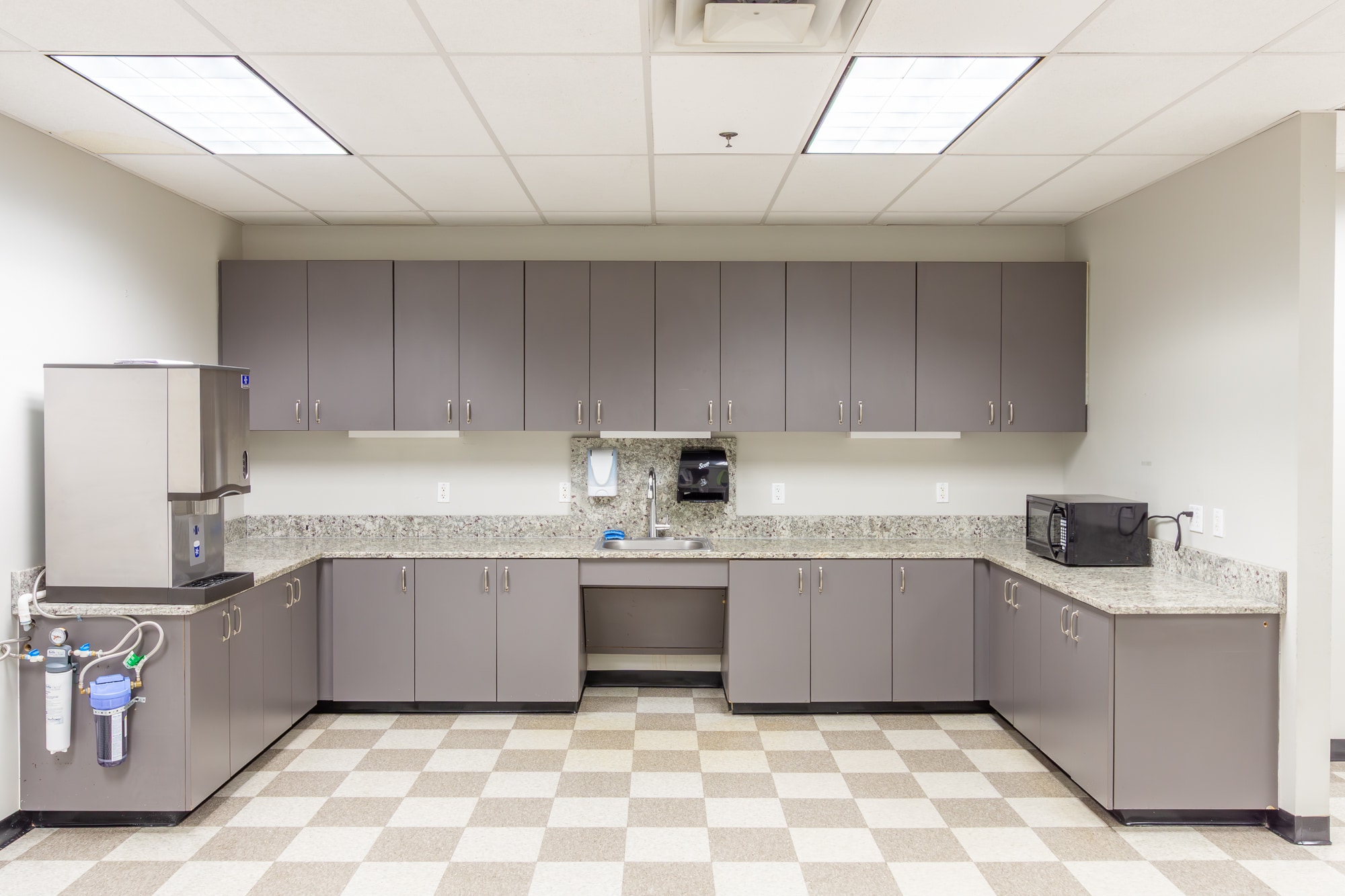 100 Baltimore Dr, Wilkes Barre, PA à louer Photo intérieure- Image 1 de 12