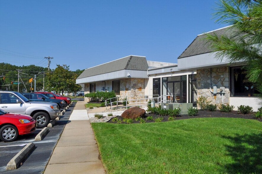 860 Route 168, Blackwood, NJ à vendre - Photo du bâtiment - Image 1 de 23