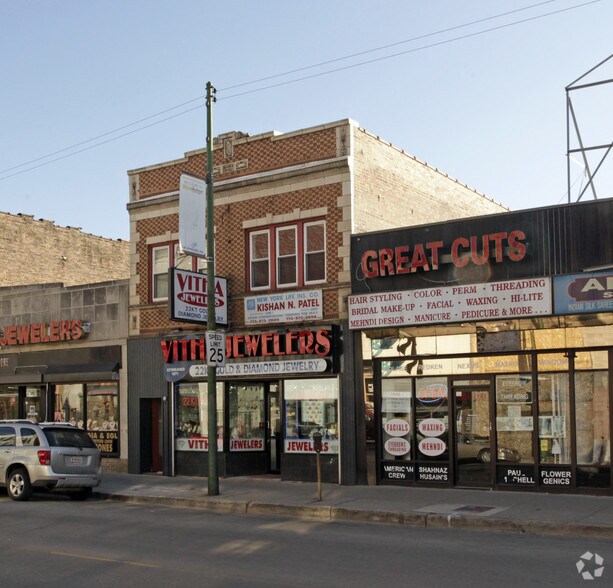 2651 W Devon Ave, Chicago, IL for lease - Building Photo - Image 2 of 2