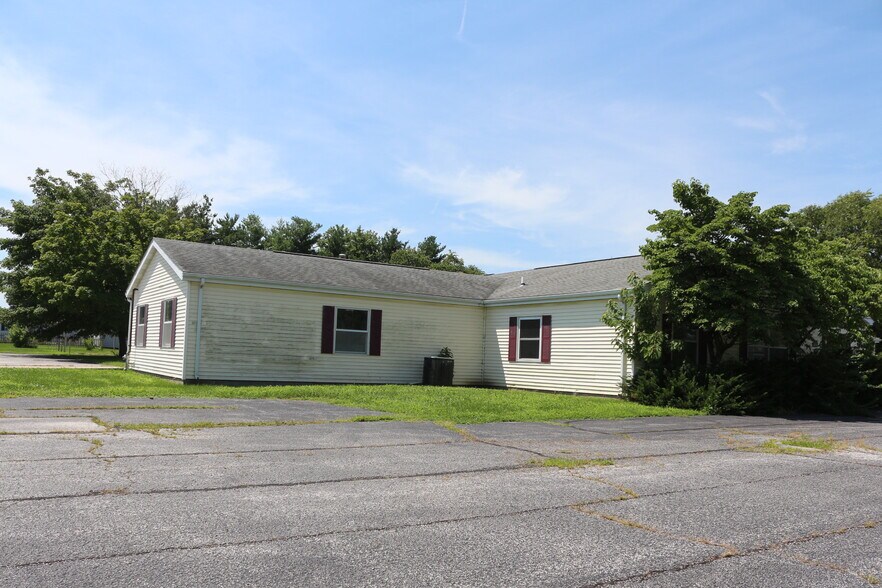 3001 W Lafayette Ave, Jacksonville, IL à vendre - Photo du bâtiment - Image 3 de 23