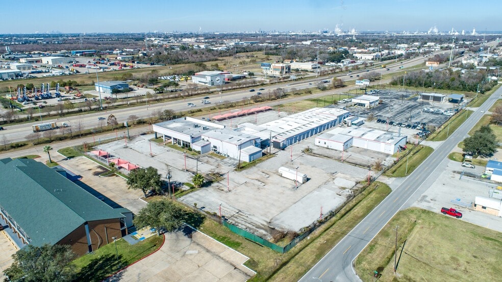 621 State Highway 146, La Porte, TX for lease - Building Photo - Image 2 of 3