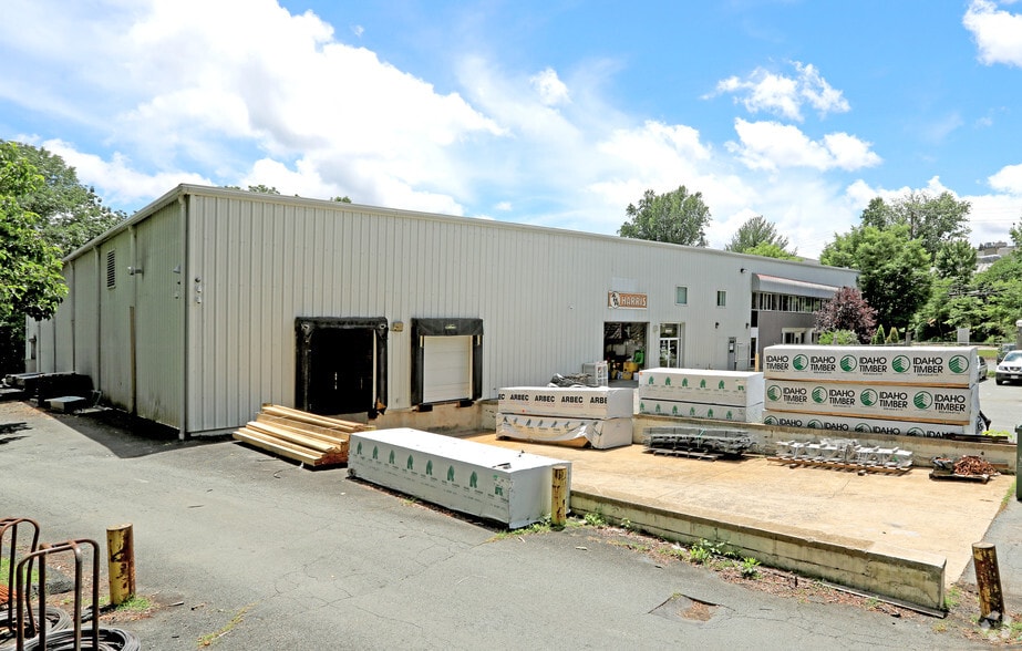 1215 E Market St, Charlottesville, VA for lease - Building Photo - Image 3 of 5