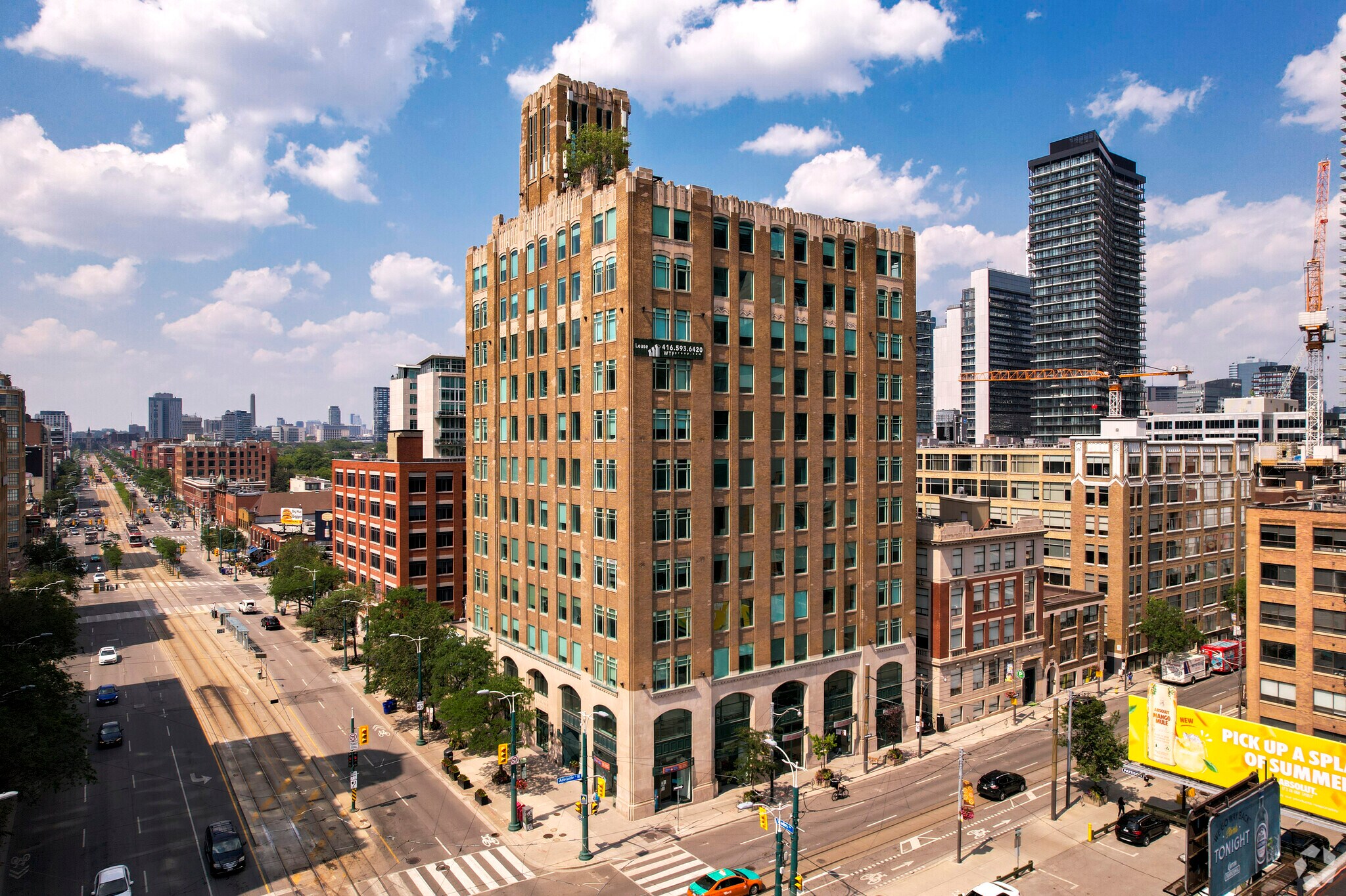 119 Spadina Ave, Toronto, ON à vendre Photo du bâtiment- Image 1 de 1