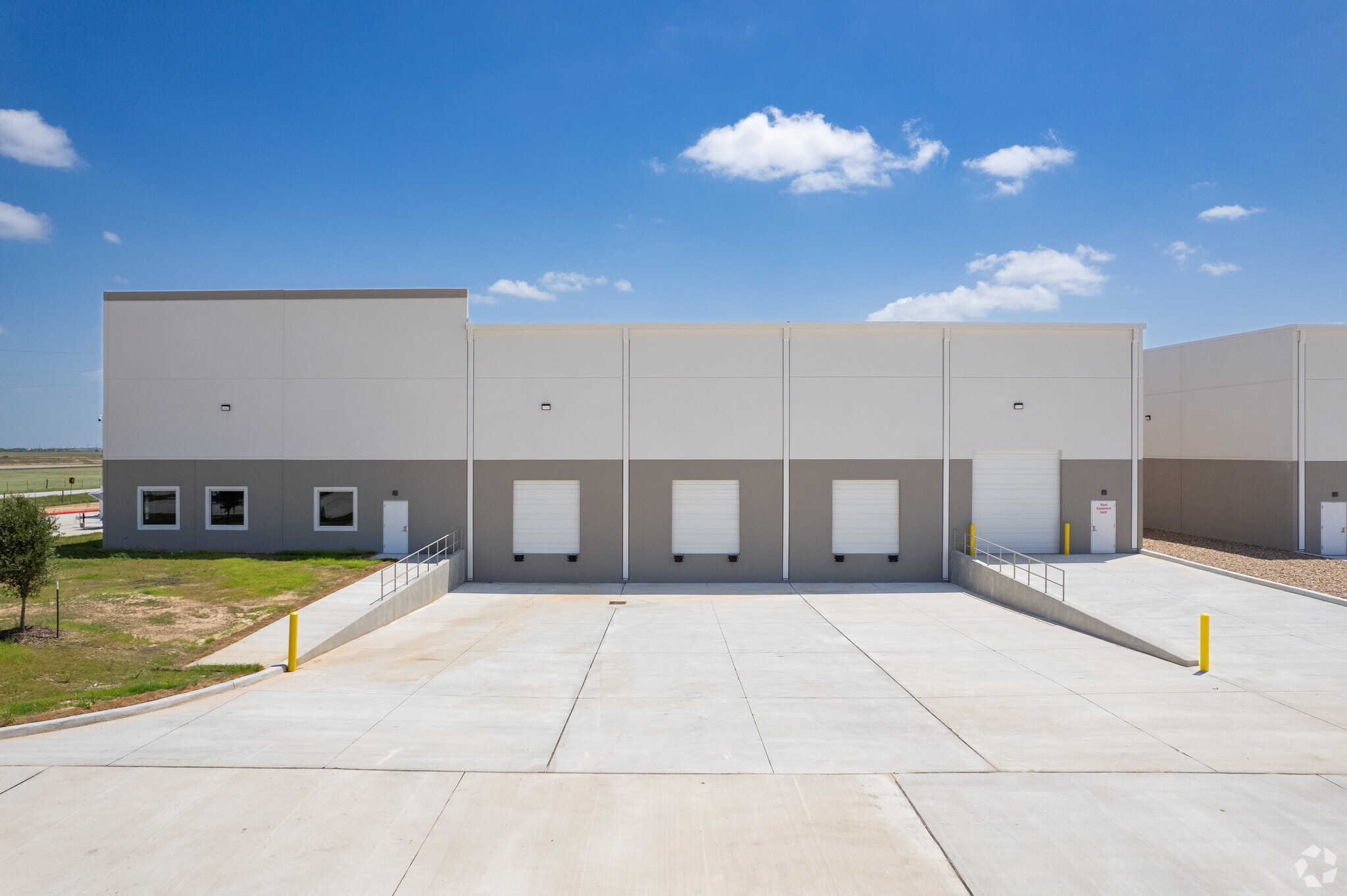 2270 Twinwood Pky, Brookshire, TX for lease Primary Photo- Image 1 of 32