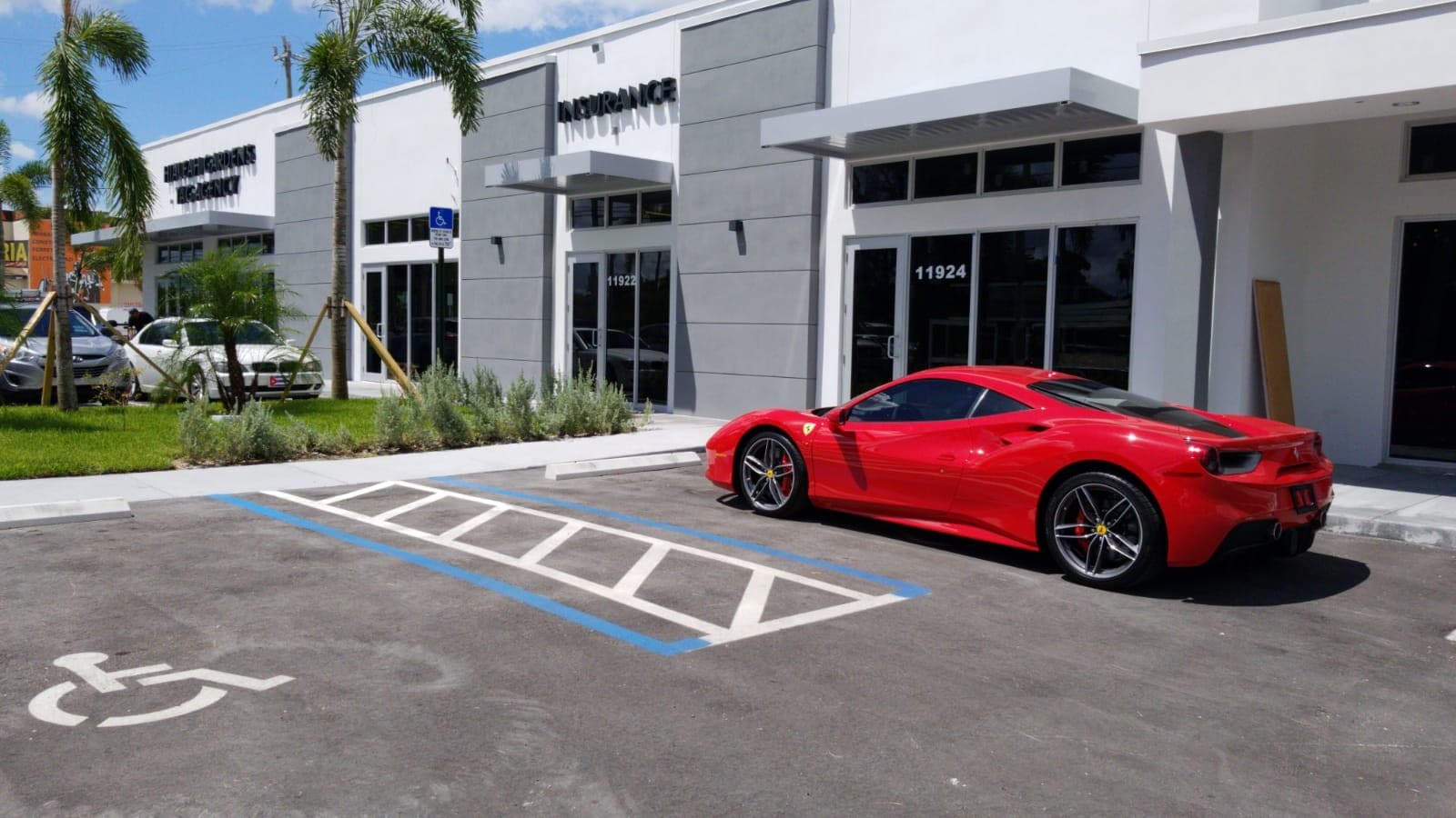 11920 NW 87th Ct, Hialeah Gardens, FL for lease Building Photo- Image 1 of 11