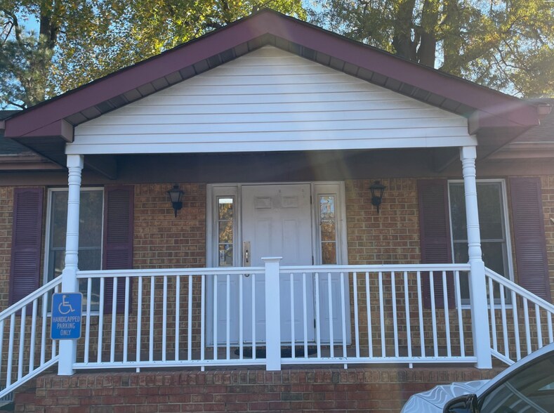 4136 Bonney Rd, Virginia Beach, VA à louer - Photo du bâtiment - Image 3 de 3