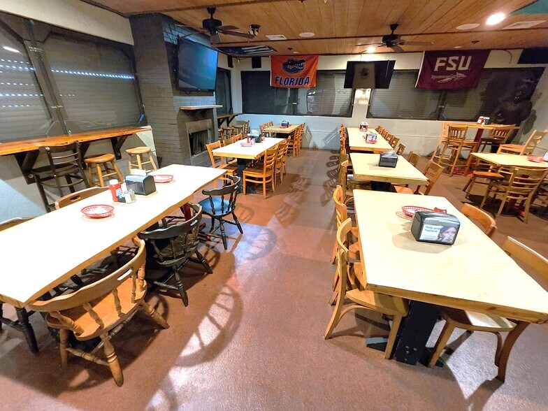 1981 N Wickham Rd, Melbourne, FL à vendre - Photo du bâtiment - Image 3 de 5