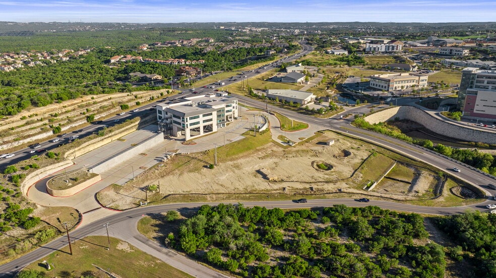 3011 Flintrock Rd, Lakeway, TX à vendre - Photo du bâtiment - Image 3 de 11