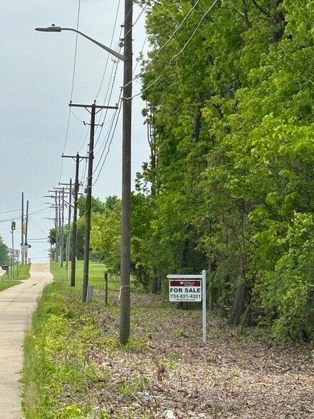 Industrial Dr, Saline, MI for sale - Primary Photo - Image 1 of 3