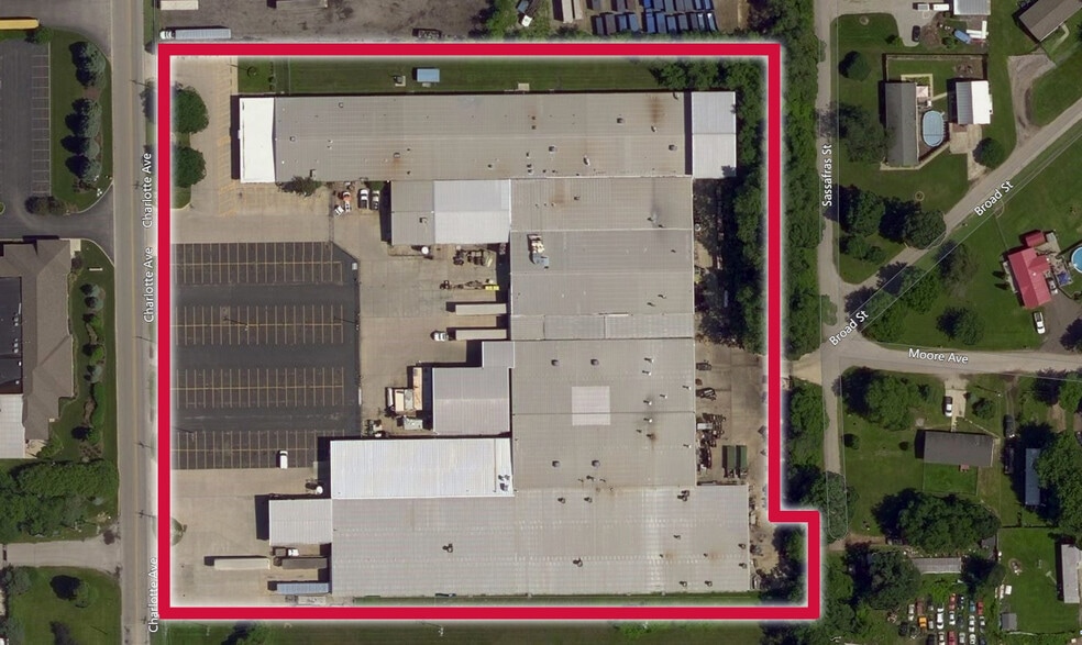 3308 Charlotte Ave, Elkhart, IN for sale - Building Photo - Image 3 of 11