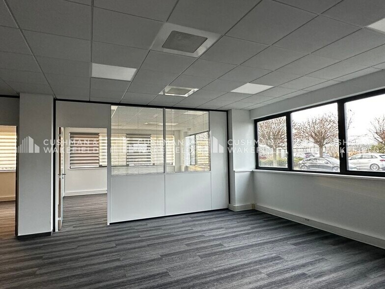 Office in Schiltigheim for lease - Interior Photo - Image 2 of 12