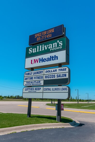 320 Eagle Dr, Rochelle, IL à louer - Photo du bâtiment - Image 3 de 4