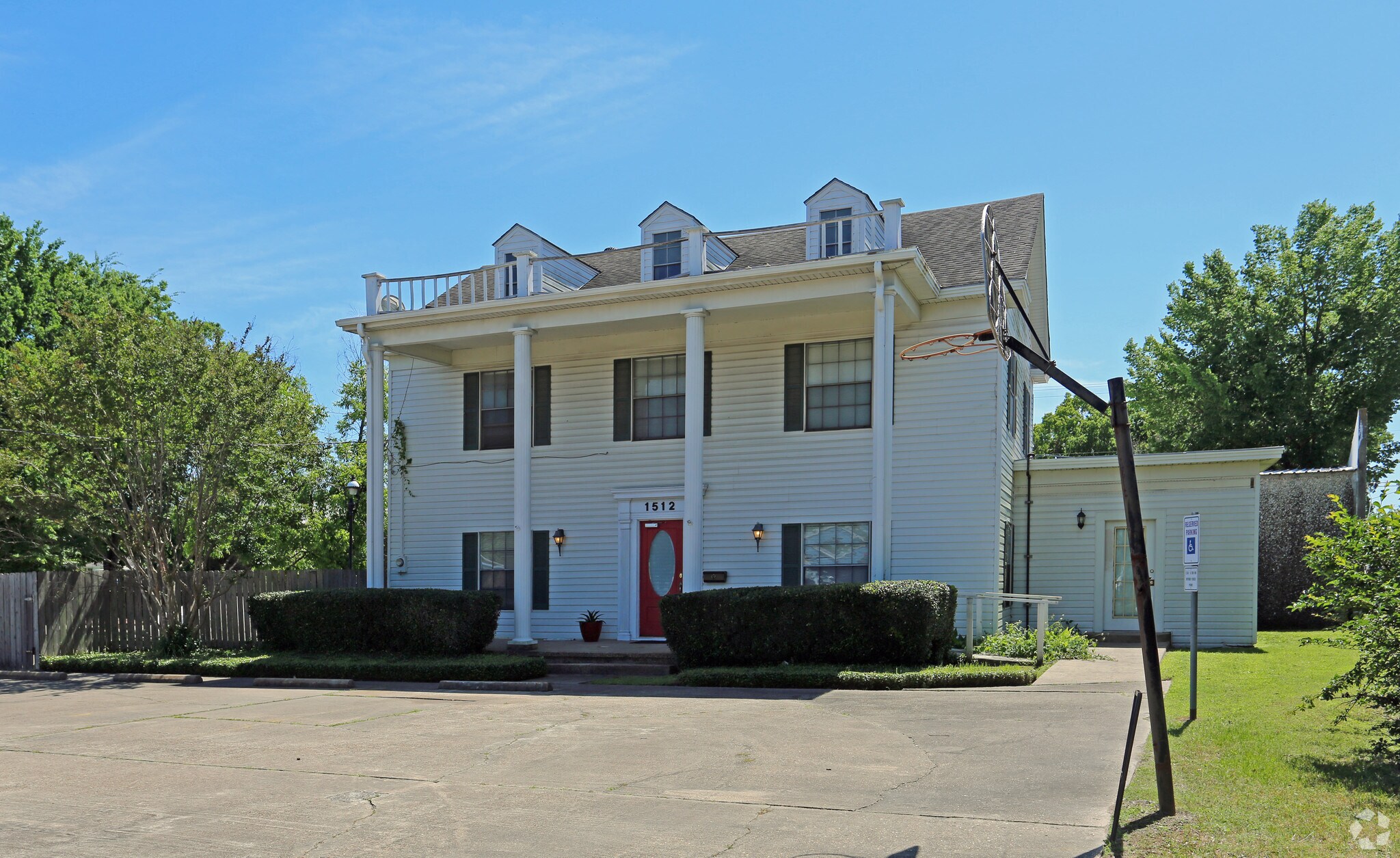 1512 S Texas Ave, Bryan, TX à vendre Photo du b timent- Image 1 de 1