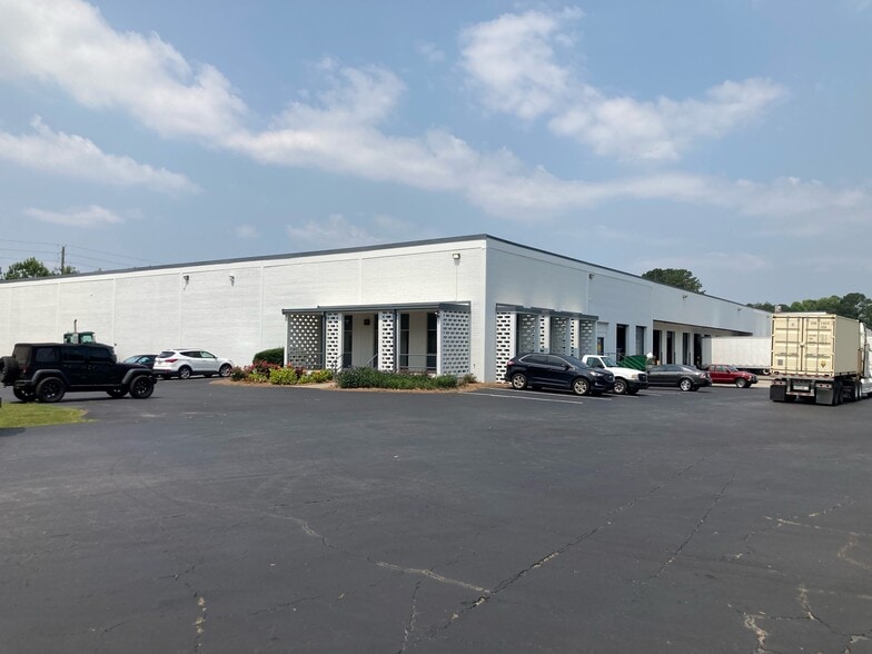 440-490 Great Southwest Pky SW, Atlanta, GA for lease - Building Photo - Image 2 of 3