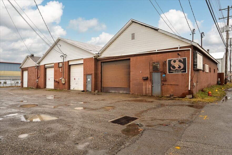 2600 Duss Ave, Ambridge, PA à vendre - Photo du bâtiment - Image 3 de 5
