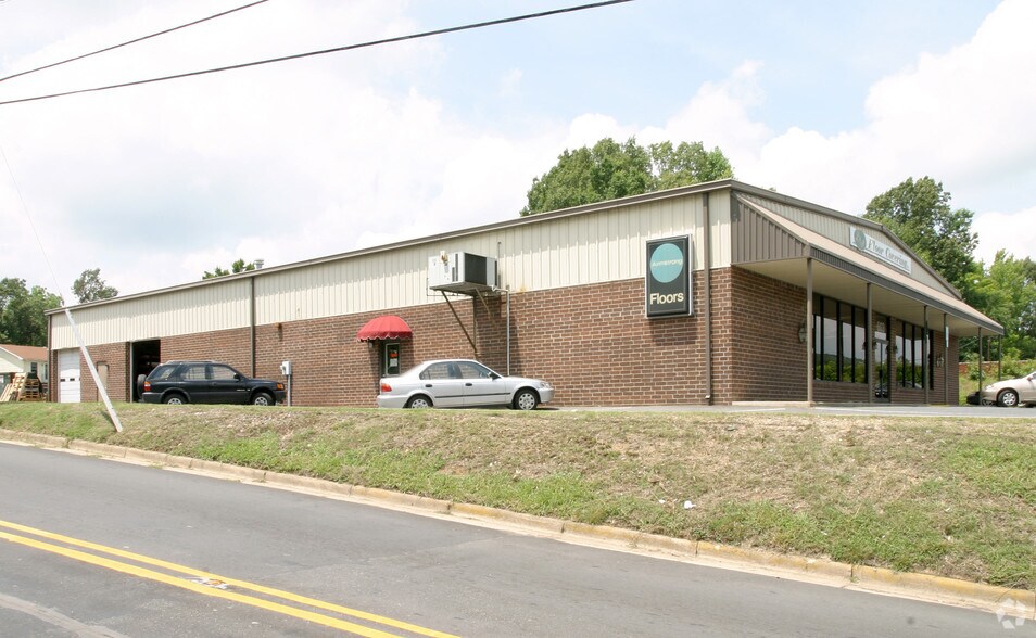603 N Fayetteville St, Asheboro, NC à louer - Photo du bâtiment - Image 2 de 2