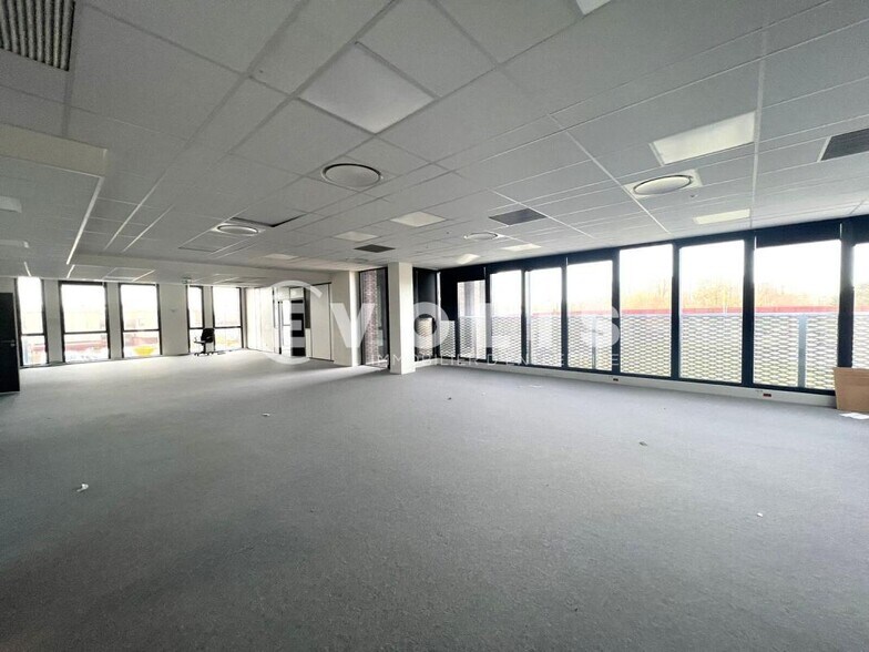 Office in Bordeaux for lease - Interior Photo - Image 1 of 7