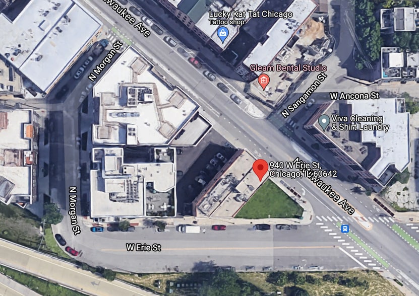 660-662 N Milwaukee Ave, Chicago, IL à vendre - Photo du bâtiment - Image 2 de 2