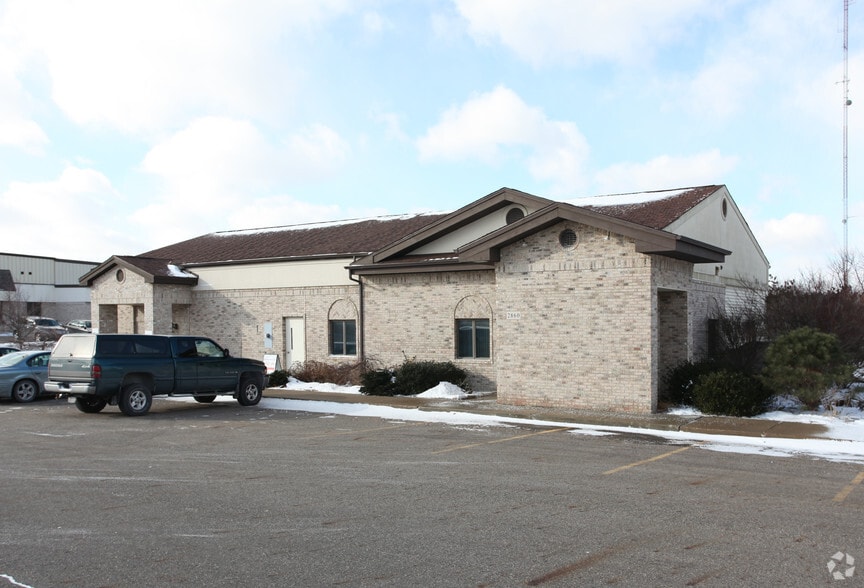 2860 Jolly Rd, Okemos, MI for lease - Building Photo - Image 3 of 9