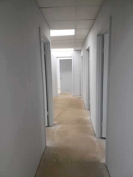 453 Amboy Ave, Woodbridge, NJ for lease - Interior Photo - Image 3 of 9