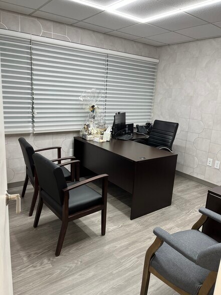 233 E Shore Rd, Great Neck, NY à vendre - Photo intérieure - Image 3 de 44