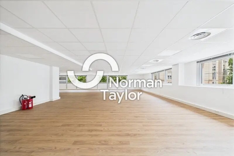 Office in Montpellier for lease Interior Photo- Image 1 of 6