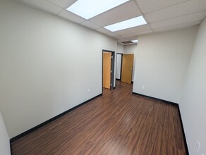 450 Pike Park Dr, Lawrenceville, GA à louer Photo intérieure- Image 1 de 6