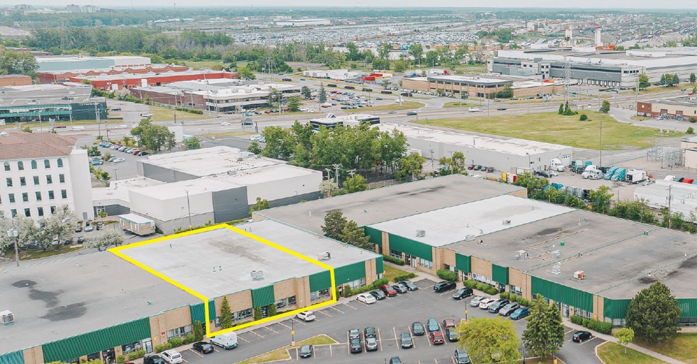 340-380 Rue Isabey, Montréal, QC for lease - Building Photo - Image 2 of 19