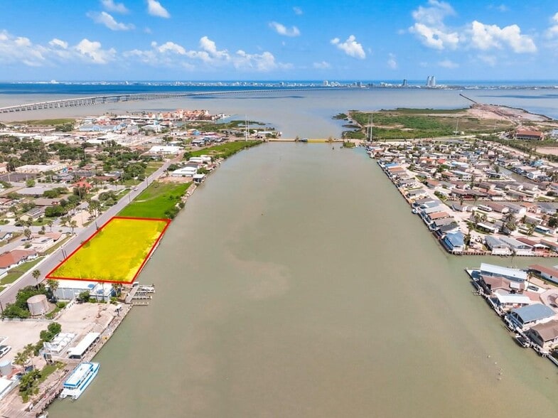S Longoria St & E South Shore Dr, Port Isabel, TX for sale - Building Photo - Image 3 of 3