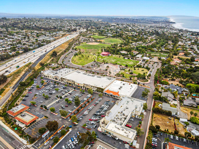 415-455 Santa Fe Dr, Encinitas, CA à louer - Aérien - Image 3 de 4