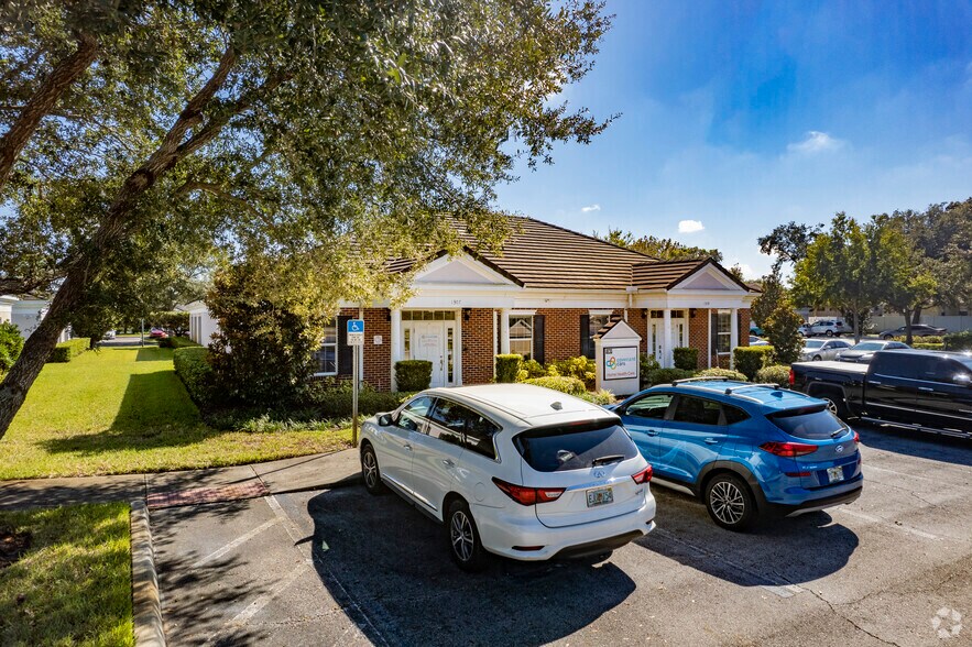 1307-1309 Providence Rd, Brandon, FL à louer - Photo du bâtiment - Image 3 de 30