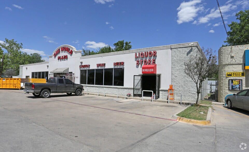112 N Beach St, Fort Worth, TX à louer - Photo du bâtiment - Image 2 de 9