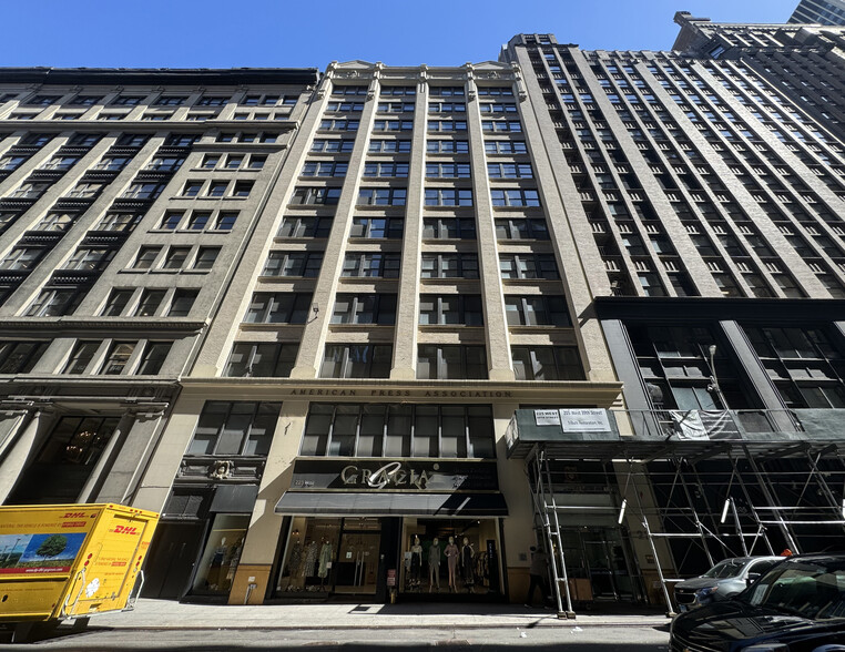 225 W 39th St, New York, NY for sale - Building Photo - Image 1 of 1