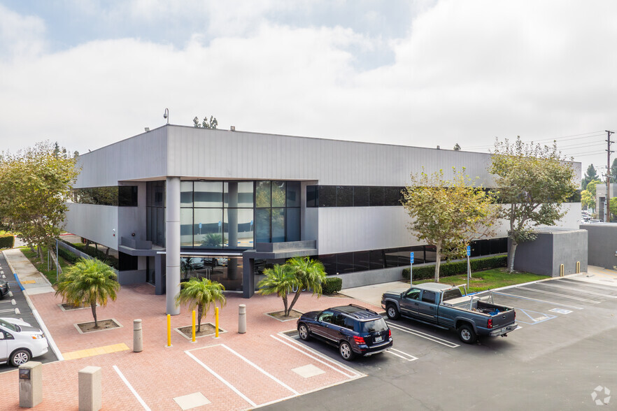 1600 Sunflower Ave, Costa Mesa, CA for lease - Building Photo - Image 3 of 38