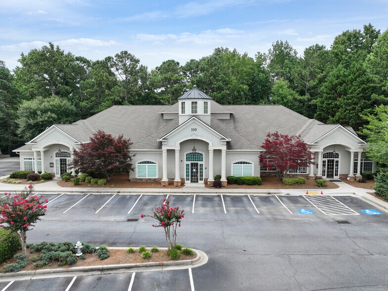 1816 Eagle Dr, Woodstock, GA à louer - Photo du bâtiment - Image 2 de 11