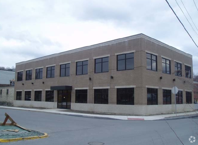 461 Clinton St, Schenectady, NY for lease - Building Photo - Image 2 of 6