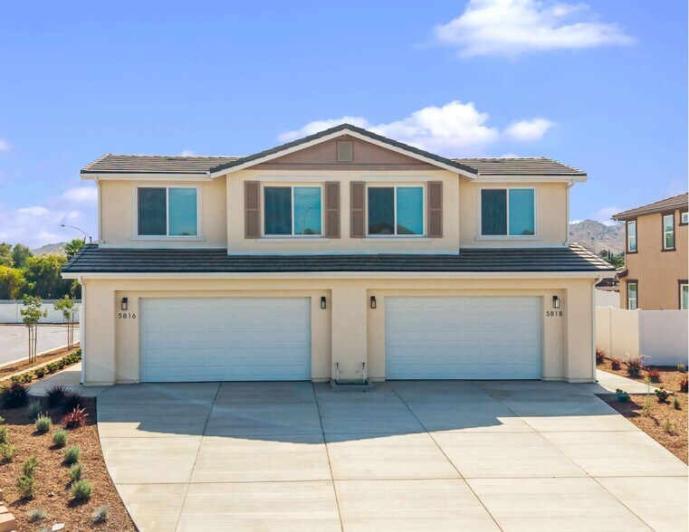 5824 Persepolis Ct, Riverside, CA à vendre - Photo du bâtiment - Image 3 de 104