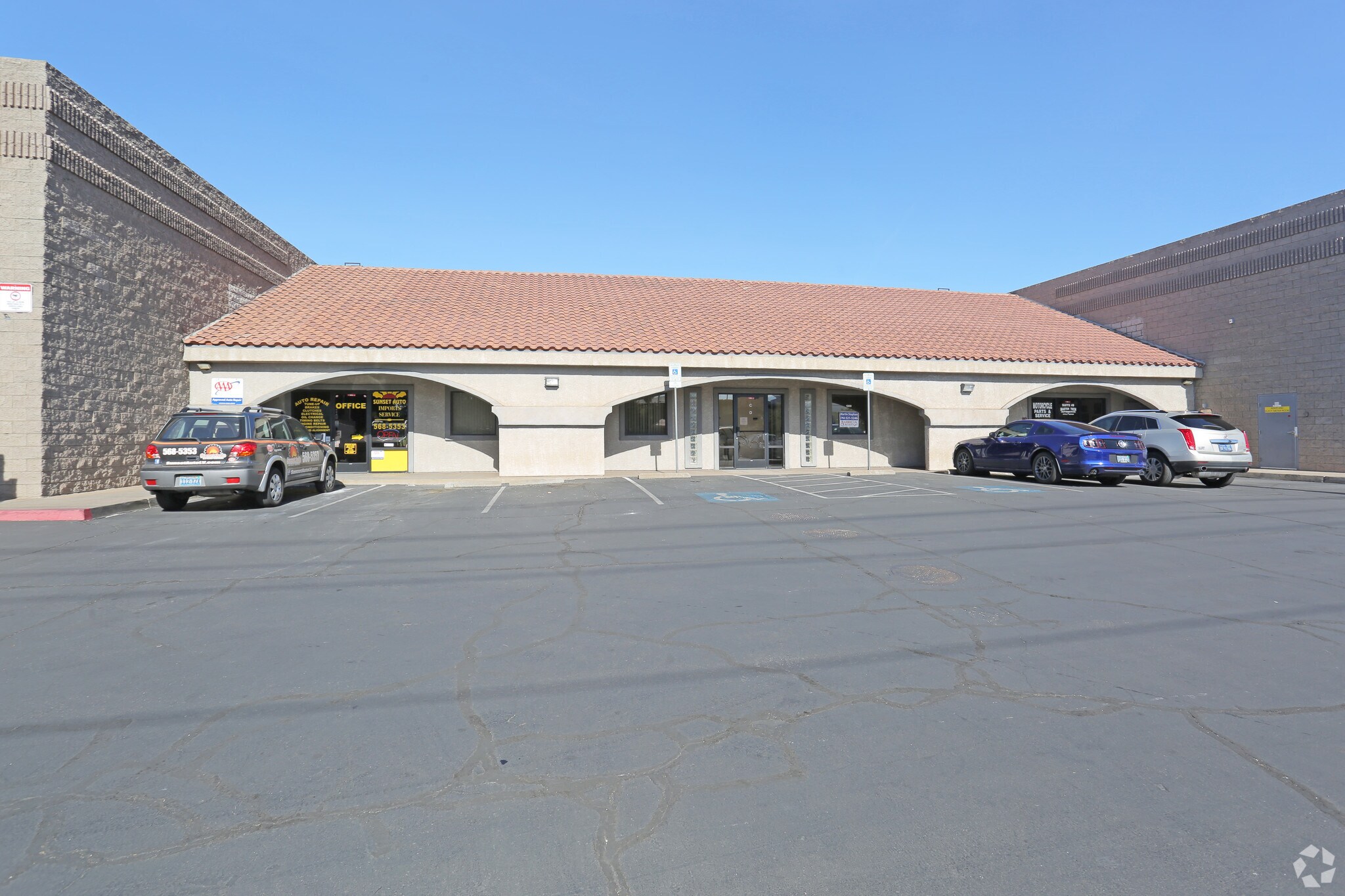 1300 N Boulder Hwy, Henderson, NV for lease Primary Photo- Image 1 of 29