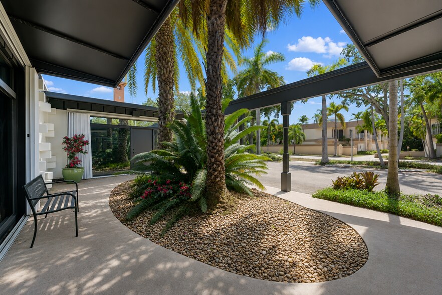 100 SE 15th Ave, Fort Lauderdale, FL à louer - Photo du bâtiment - Image 2 de 44