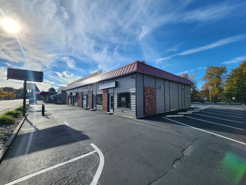 3201 Northwest Ave, Bellingham, WA à louer - Photo du bâtiment - Image 3 de 20